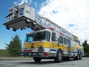 1990 E-One Hurricane 95ft Platform Ladder