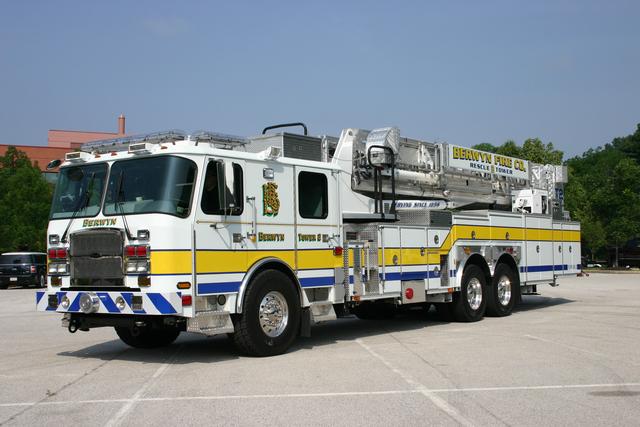 2011 E-One Cyclone II 95ft Mid-Mount Platform Tower Rescue